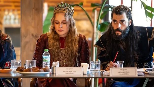 Aşk ve Taht Dizisinin Prenses Destina'sı Merjem Silǰak Kendine Hayran Bıraktı!