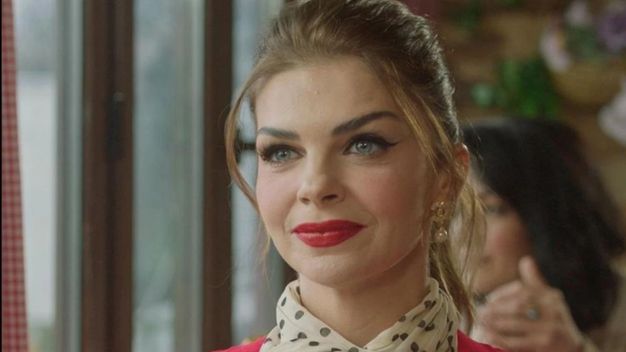 Dikey Dizi Düşes'in Set Fotoğrafları Heyecan Yarattı!