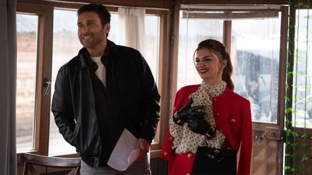 Dikey Dizi Düşes'in Set Fotoğrafları Heyecan Yarattı!