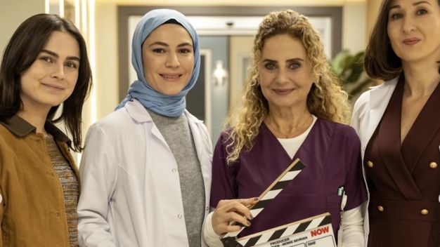Doktor Başka Hayatta Dizi Setinden İlk Kez Kareler Paylaşıldı! Heyecan Dorukta!
