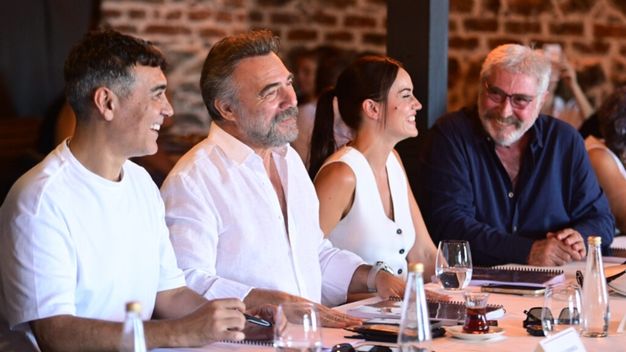 Hamal Dizisinin Oyuncu Kadrosu Okuma Provasında Buluştu!