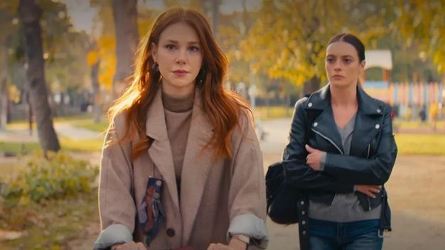 Seni Tanıyorum'daki Nazlı'nın Sırrı Ne? Netflix'in Yeni Yapımında Taşlar Nasıl Yerinden Oynuyor?